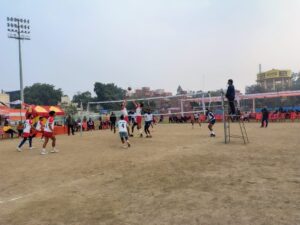 Up khiladi, cricket score