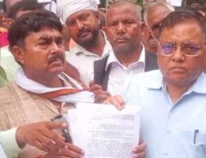 ballia-collectorate-villagers-memorandum